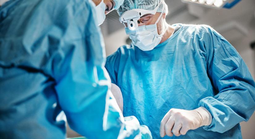 Hirtelen csökkentek a térd-és csípőműtéti várólisták