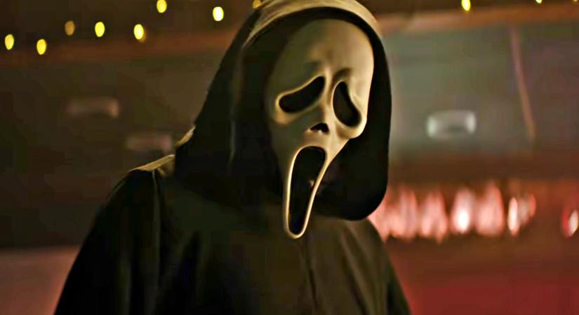 Új kedvcsináló érkezett a Sikoly 7-hez, amelyben Szellempofa visszatér, hogy megdöfködje Sydney lányát a késével