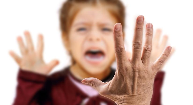 Megverhette a fóti gyermekotthon igazgatója az egyik neveltet, a gyerek kórházba került