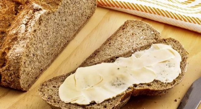 Házi kenyér dagasztás és kelesztés nélkül