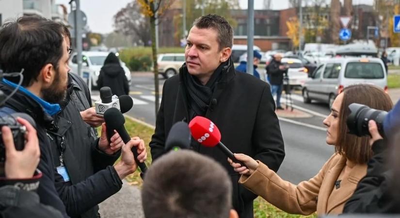 Kollár Kinga ne oktasson munkából és tisztességből!