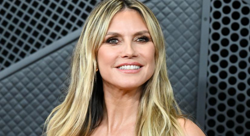 Heidi Klum felrobbantotta a vörös szőnyeget a Grammy-gálán: Barbie-babának öltözött