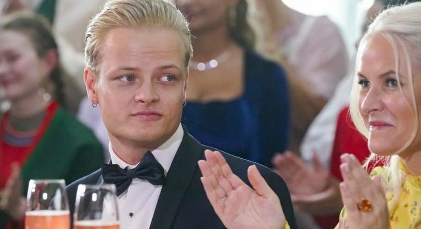 38 rendbeli büntetőügye első tárgyalása előtt pár nappal testisértés miatt vették őrizetbe a norvég koronahercegnő fiát