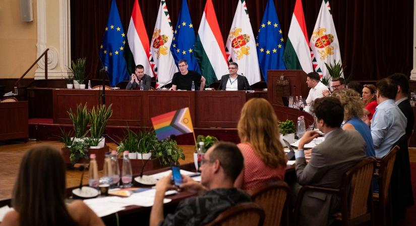 Itt a fővárosi képviselők idei vagyonbevallása: Lego-gyűjtemény, villanyvasút, Rolex, gyöngyfülbevaló