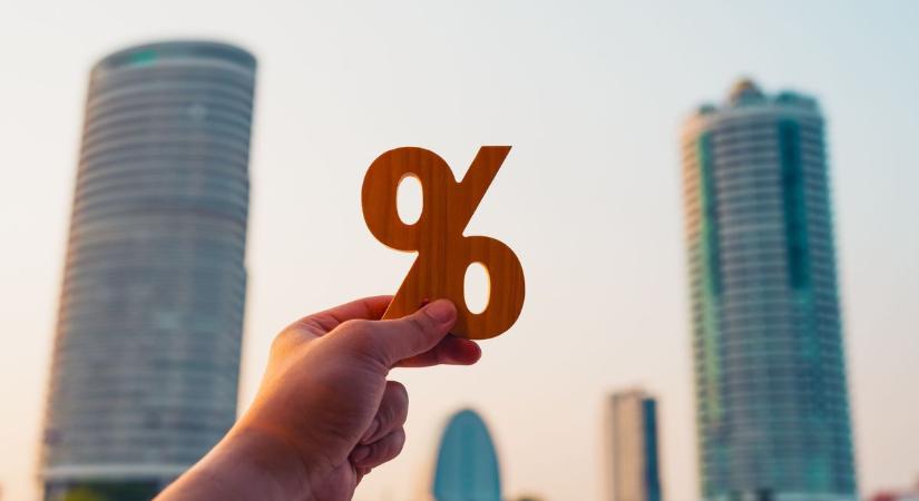 Érkezik a februári pénzeső – most érdemes végre megmozdítani a folyószámlán pihenő megtakarításokat?