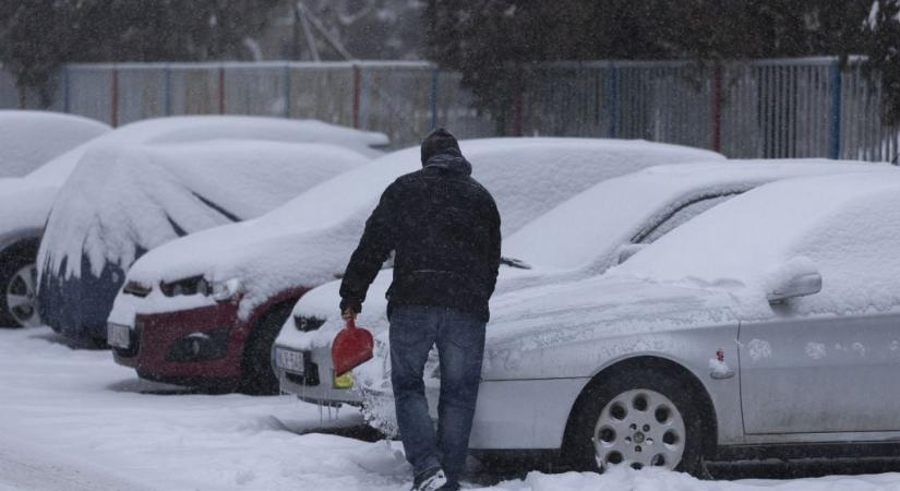 Vigyázat! Ónos eső, havazás – riasztást adtak ki