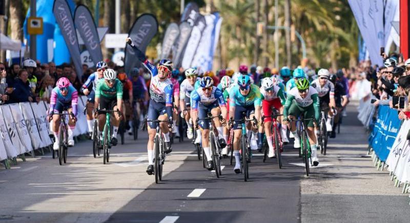 Egyik nap mg csapat nlkl vagy, msnap meg versenyt nyersz