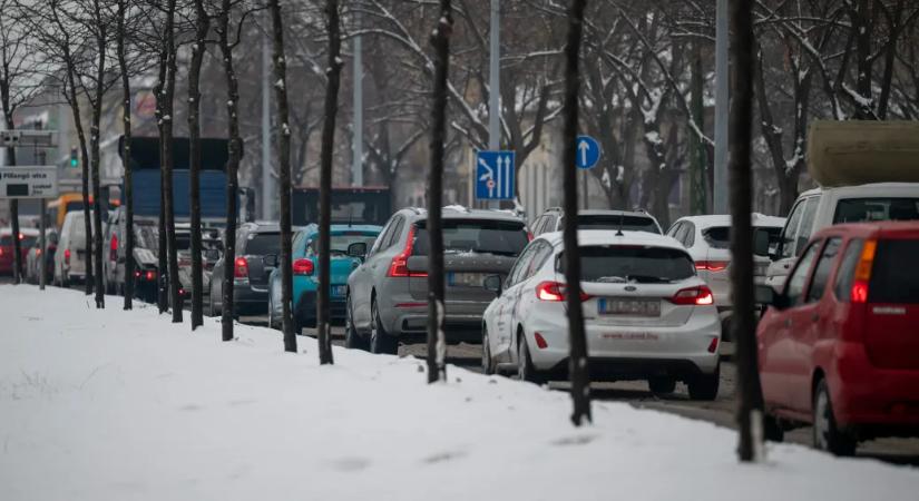 Havazás, eső és ónos eső is jut keddre, narancs figyelmeztetést adtak ki