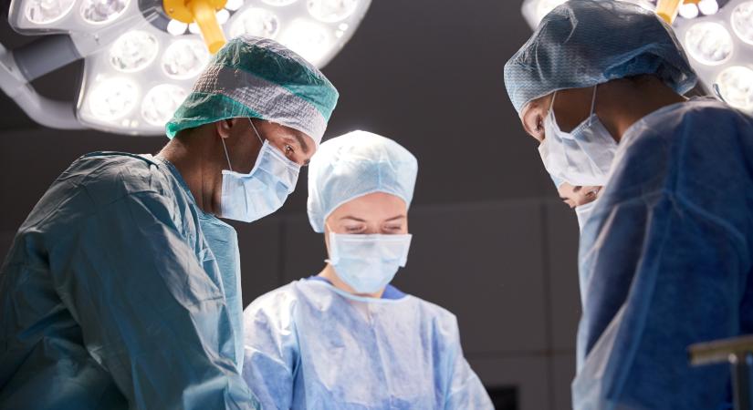 Eutanáziára váró beteg ajánlotta fel arcát szervátültetésre – Sikeres arcátültetés Spanyolországban