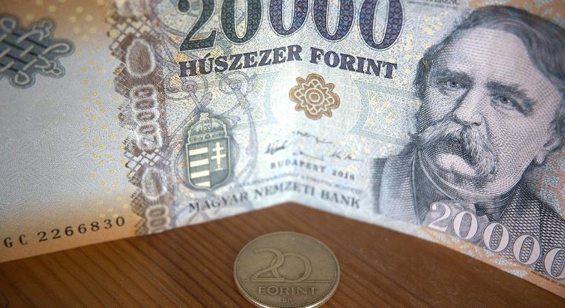 A forint máris megkezdte a csúszkálást