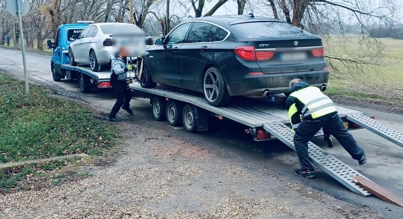 Kéttucat kocsit foglaltak le egy áfacsaló autókereskedőnél