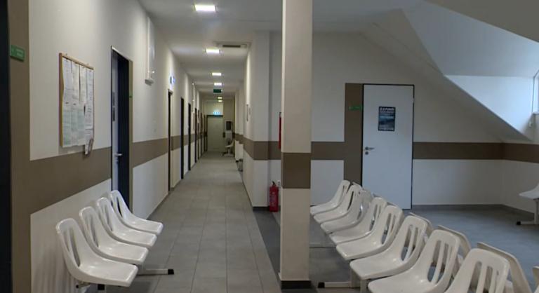 Másfél hónapja nincs fűtés a legnagyobb újbudai háziorvosi rendelőben, 15 fok van a váróteremben