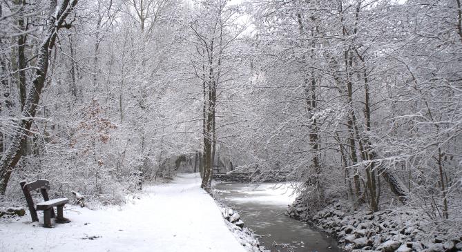 Megérkezett a melegfront: hó, havas eső, ónos eső is van a terítéken