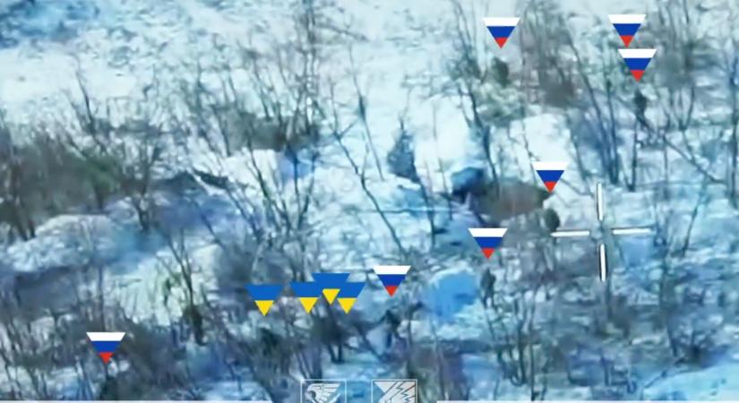 Videón, ahogy látványos légi mentőakcióval szabadítják ki az ukrán katonákat a harctérről