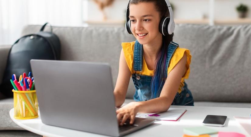 Oda sem kell nézniük, úgyis megy majd a gépelés a vásárhelyi diákoknak