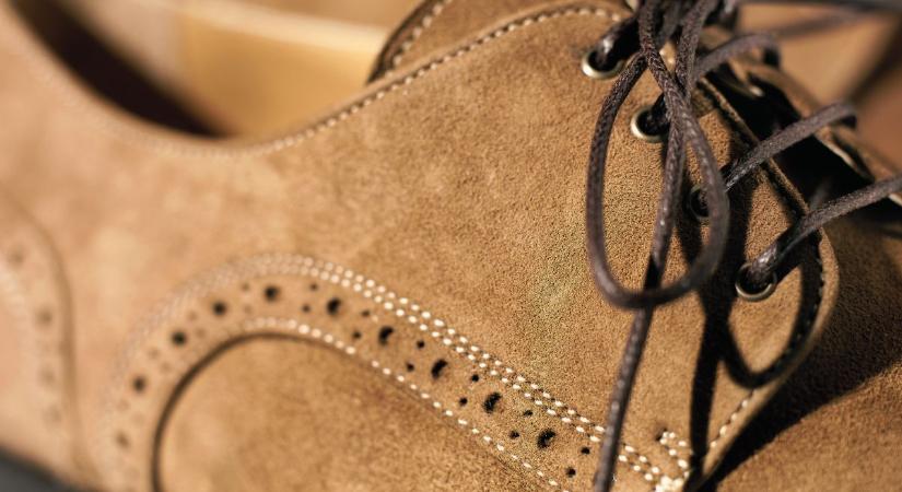 Velúr cipő tisztítása otthon: egyszerű, mégis hatékony módszer a makulátlan tisztaságért