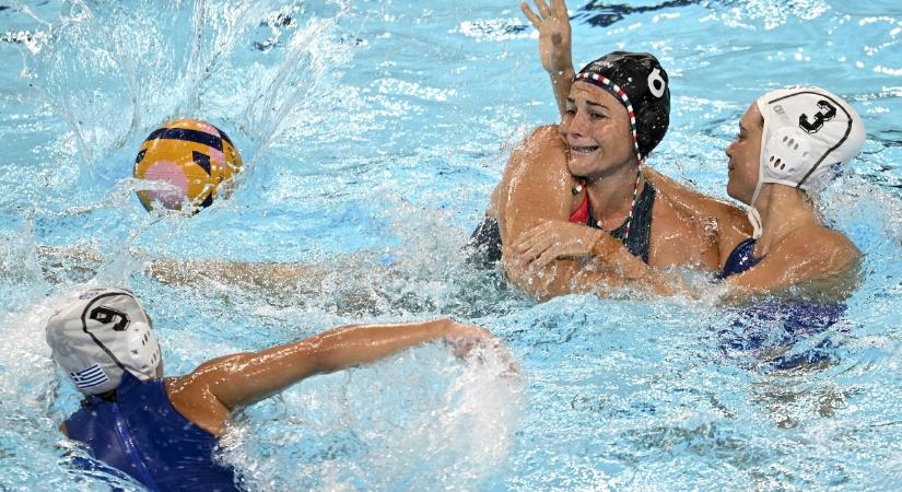 A magyarok a világbajnok görögökkel a döntőbe jutásért játszanak