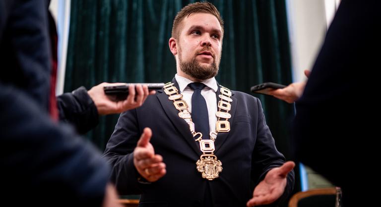 A győri polgármester feloszlatja a közgyűlést, miután eltűnt 1,7 milliárd a városi lakáskasszából