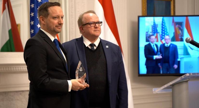 Nemzetközi Vallásszabadság Csúcstalálkozó: díjat kapott a Hungary Helps Program és Magyarország