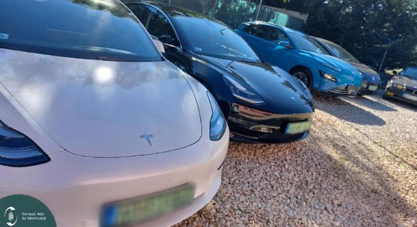 Lecsapott a NAV egy budapesti használtautó-kereskedésre