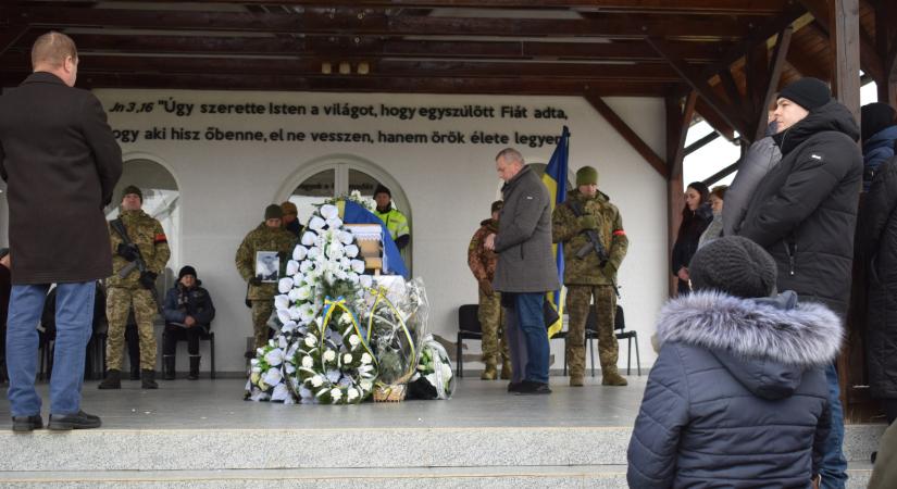Eltemették Komóci Györgyöt, a háború újabb kárpátaljai magyar áldozatát