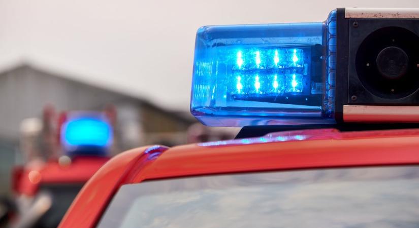 Kamion és három autó ütközött az 52-es főúton