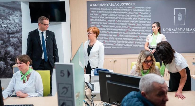 Szebb, jobb és nagyobb a tokaji kormányablak