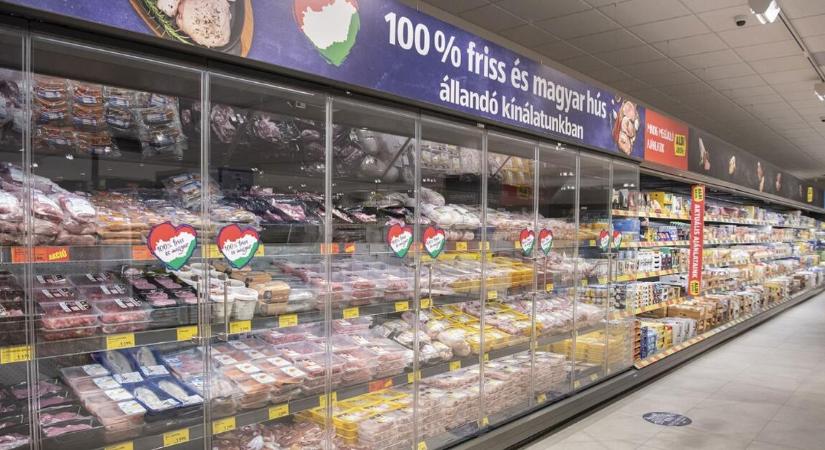 Padlóra küldték a sertésárakat