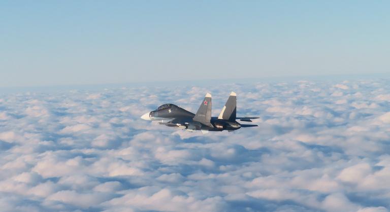 Szokatlan fegyverzettel ellátott orosz vadászgépet fogtak el a NATO egységei