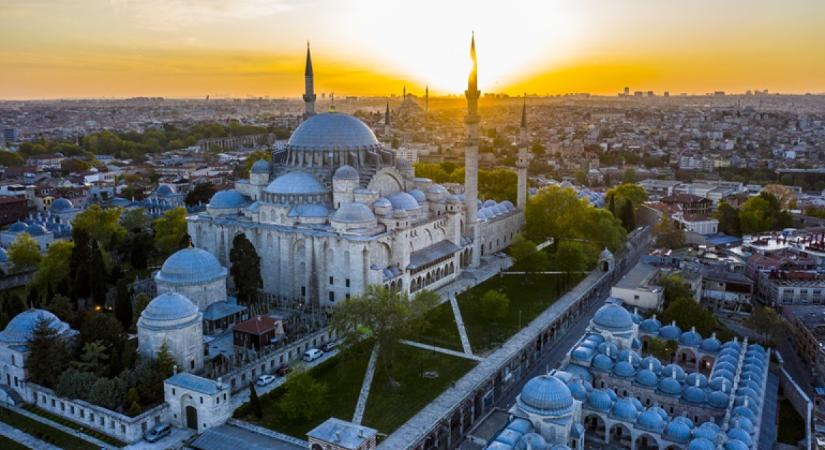 Történelmi csúcson Törökország turisztikai bevételei - 65,2 milliárd dolláros bevétel 2025-ben