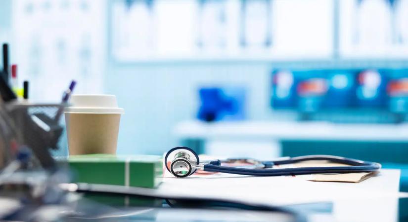 Vesegyulladást kaptak a hidegtől – Kabátban rendelnek az újbudai orvosok