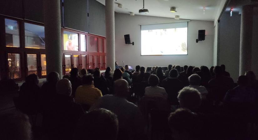 Vásárhelyi fiatalok vitték filmre a pályakezdők álláskeresésének nehézségeit