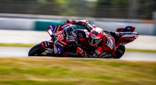 Marquez visszatért és egyből az élen zárt