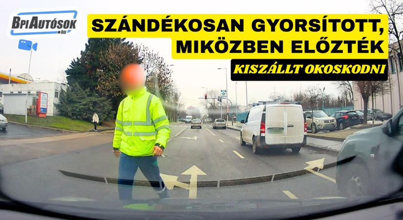 Szándékosan gyorsított, miközben előzték, majd kiszállt „okoskodni”