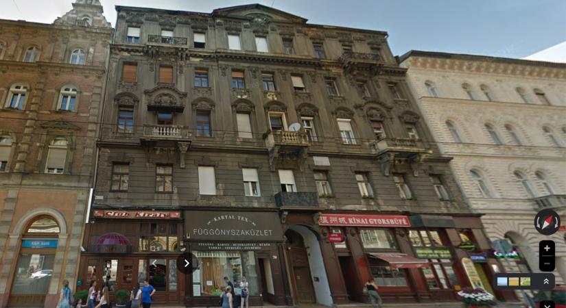 Miért volt Jeffrey Epstein hisztérikusan rácsavarodva egy lakásra Budapesten?