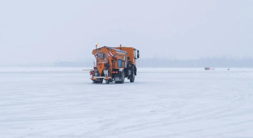 Újra esik a hó, közleményt adott ki a Budapest Airport