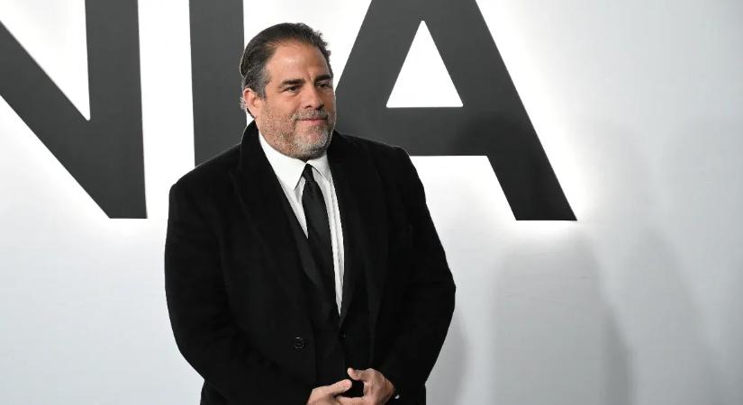 A Melania rendezője az Epsteinnel közös fényképről: Nem ismertem, a képen az akkori menyasszonyommal szerepelek