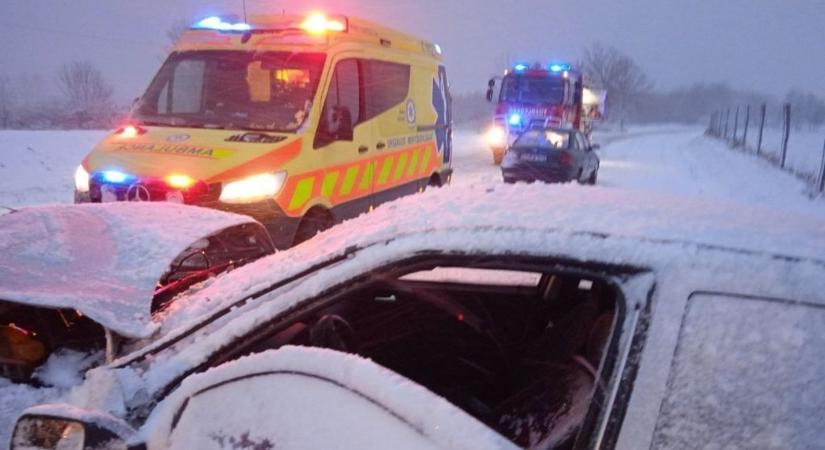 Tömegkarambol a 81-es főúton, káosz az M7-esen! (galéria)