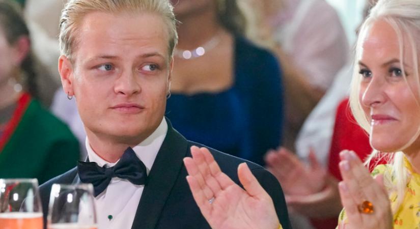 Harry herceghez képest a norvég trónörökösné fia igazi fekete bárány