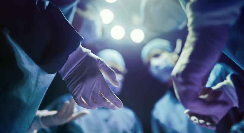 Úttörő műtét Barcelonában, eutanáziára készülő donor arcát ültették át