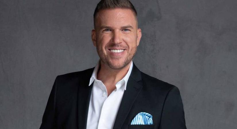 Kasza Tibi testvérét a Crystalból ismerte mindenki: 49 évesen ennyire sármos pasi lett