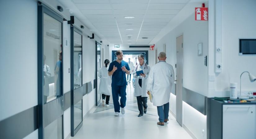 Letartóztattak két kórházi biztonsági őrt, miután szembeszálltak a rendőrökkel