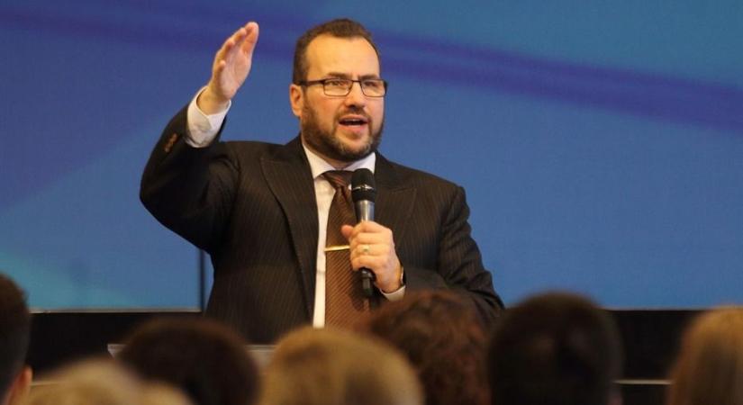 Durván eljátszhatta a hívek bizalmát, azonnal felfüggesztették az egri lelkészt