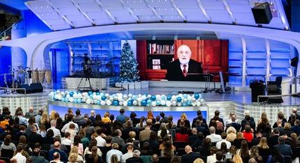 Több százmilliós botrány a Hit Gyülekezetében: befektetési visszaélések miatt függesztettek fel egy közismert pásztort