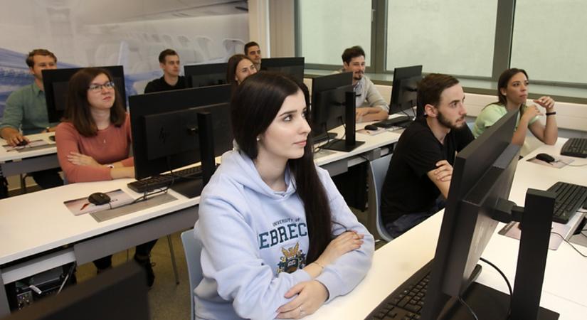 A kibertámadások elleni védekezésre tanít a debreceni informatikai kar új képzése