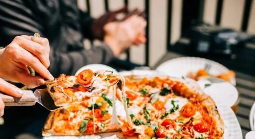 Pizzafutár miatt zuhant ki az ötödikről egy fiú