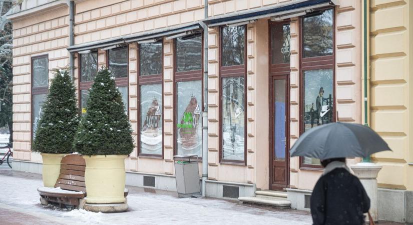 Újabb kereskedő adta fel – bezárt a Kárász utca egyik legrégebbi boltja