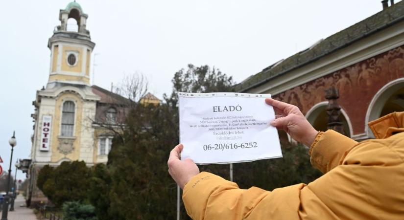 Egyre inkább sürgetik a szolnoki Tisza Szálló eladását