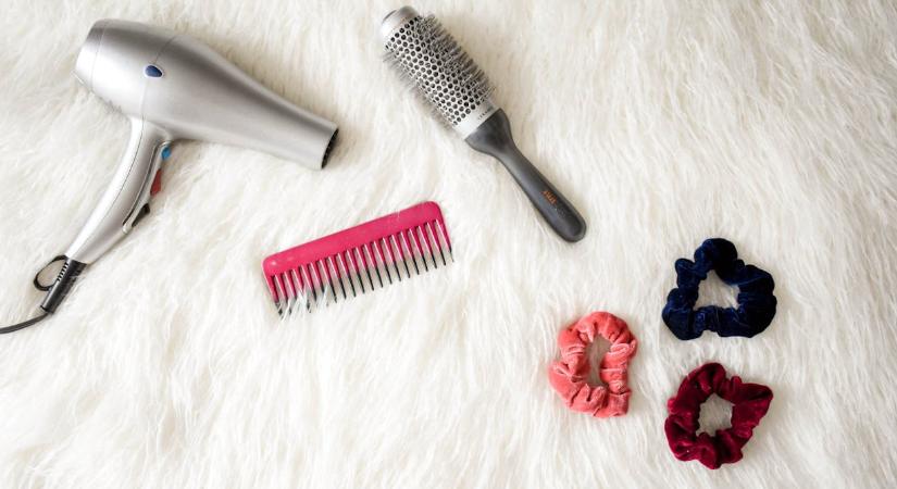 Sokat kockáztat, ha a fésűt és a hajkefét nem így tisztítja meg