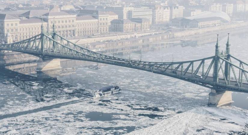 Szakad a hó, teljesen megbénult az ország: ezek a kritikus közlekedési pontok